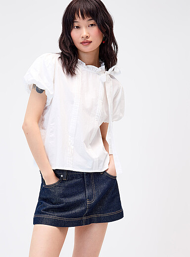 La blouse plis cousus boucle accent
