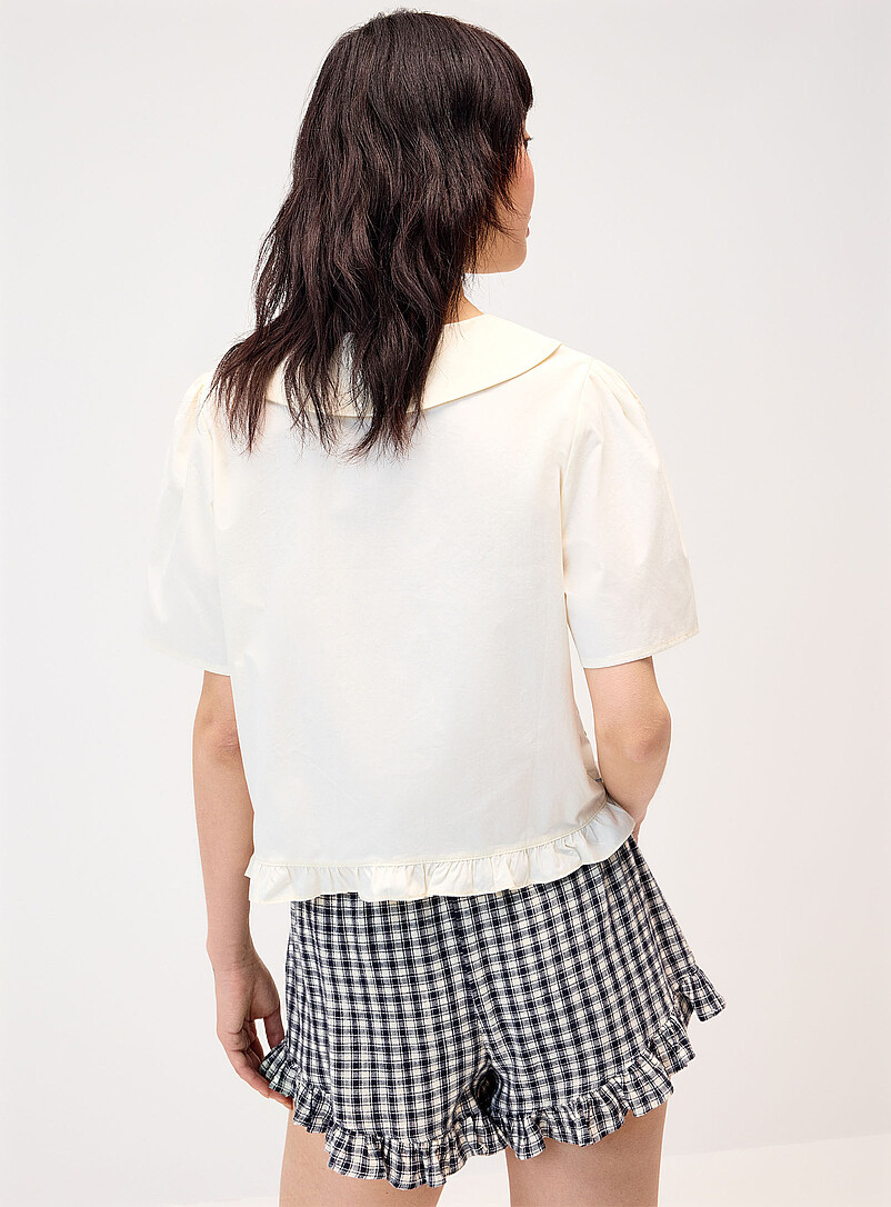 Twik: La chemise carr&eacute;e fleurs brod&eacute;es Blanc cass&eacute; pour femme