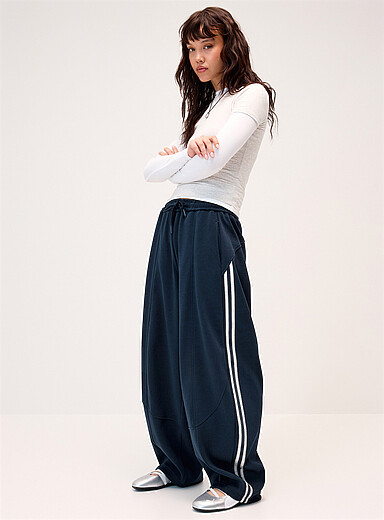 Twik: Le pantalon ballon sweat Bleu marine - Bleu nuit pour femme