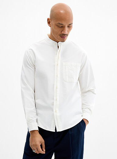 La chemise col officier plis graphiques <b>Coupe confort</b>