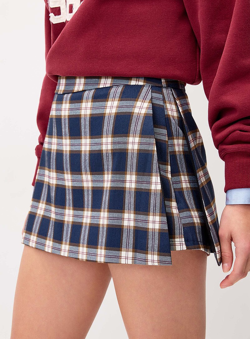 Twik: La jupe-short portefeuille &agrave; carreaux Brun &agrave; motifs pour femme