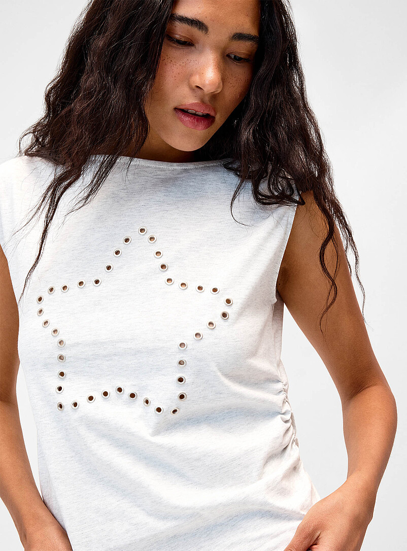 Twik: La camisole ample &eacute;toile &oelig;illets c&ocirc;t&eacute; fronc&eacute; Blanc pour femme