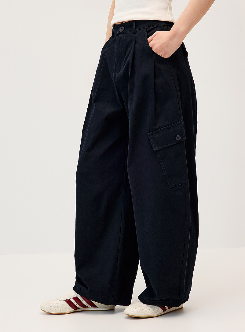 Twik: Le pantalon ballon twill cargo Sable pour femme