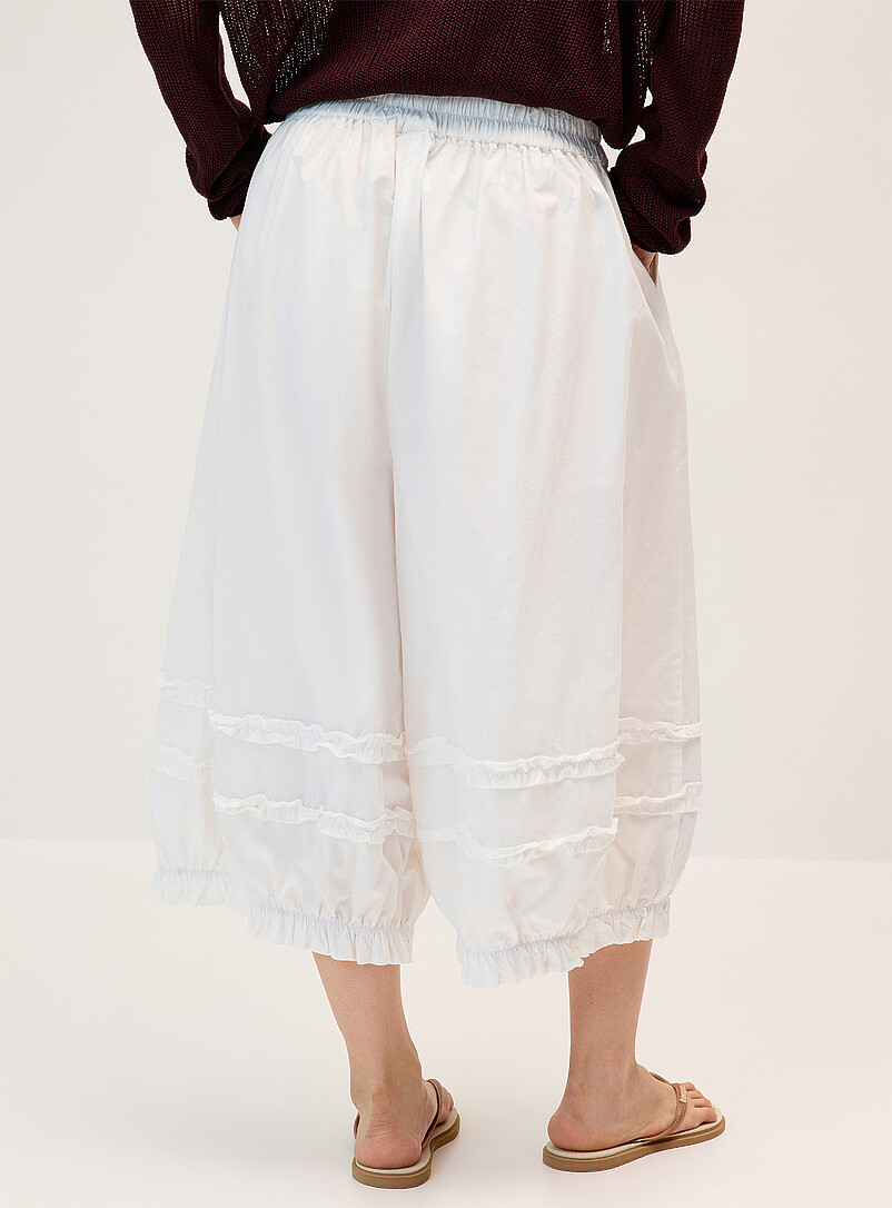 Twik White Loose fabric bloomer pant for women