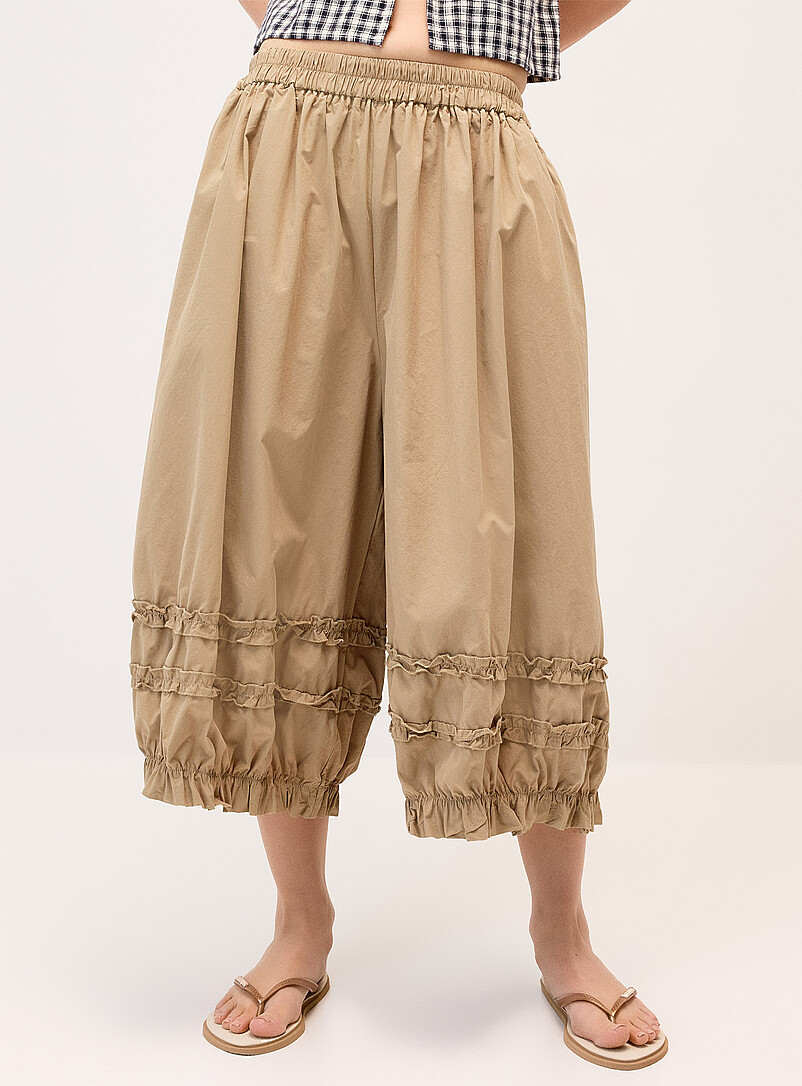 Twik White Loose fabric bloomer pant for women