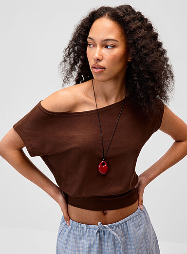 Cinched waist boat-neck T-shirt