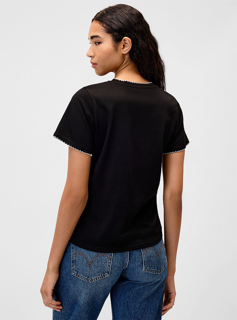 Twik: Le t-shirt minibroderie bords festonn&eacute;s Bleu &agrave; motifs pour femme