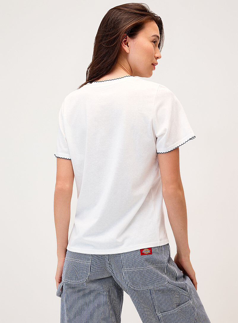 Twik: Le t-shirt minibroderie bords festonn&eacute;s Bleu &agrave; motifs pour femme