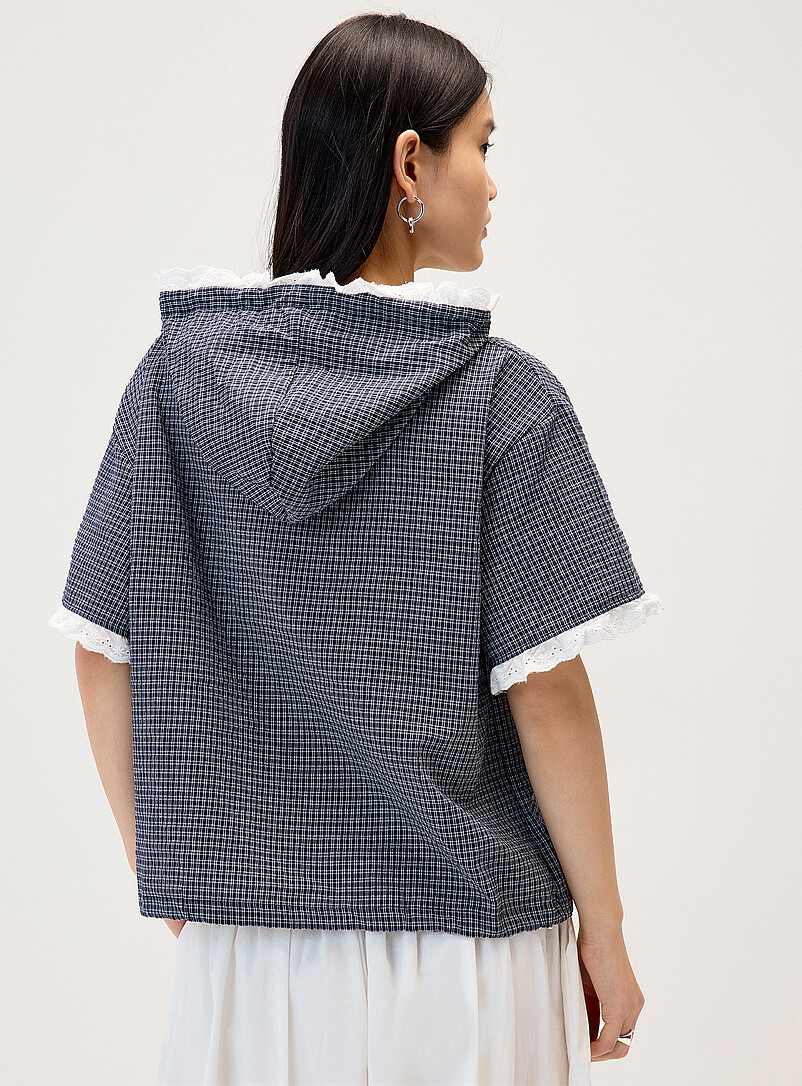 Twik: La chemise &agrave; capuche accents dentelle Bleu marine - Bleu nuit pour femme