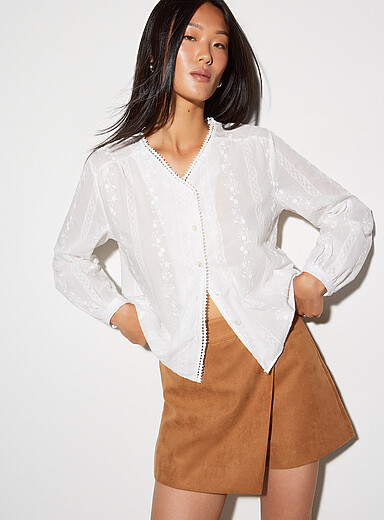 Delicate striped embroidery shirt