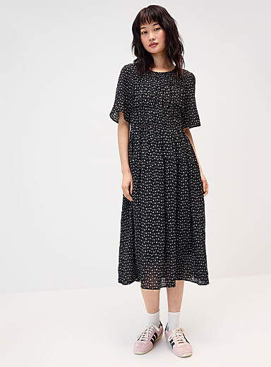 La robe maxi smock&eacute;e petites fleurs