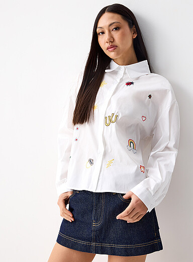 Twik: La chemise broderies estivales Blanc &agrave; motifs pour femme