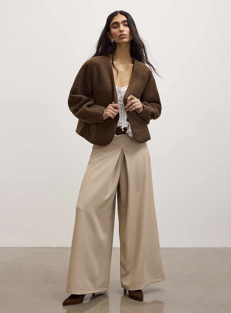 Faux suede belt deep pleating ultra-wide-leg pant | Icône | Shop
