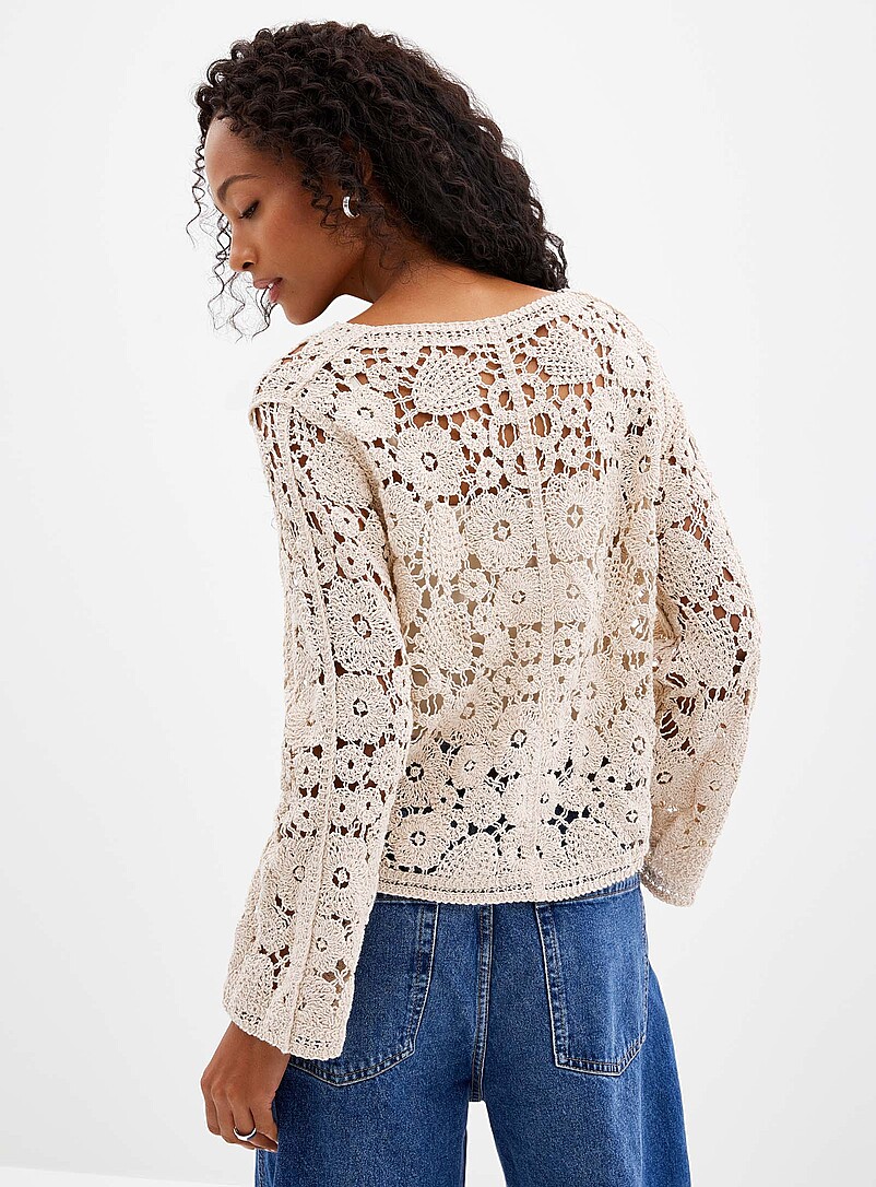 Contemporaine: Le cardigan crochet motif fleurs Taupe pour femme