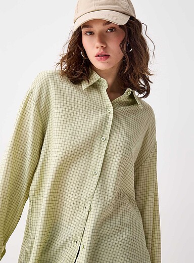 Twik: La chemise minicarreaux Vert &agrave; motif pour femme