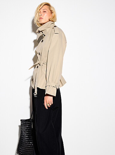 Ic&ocirc;ne Ivory/Cream Beige Cropped belted trench coat for women