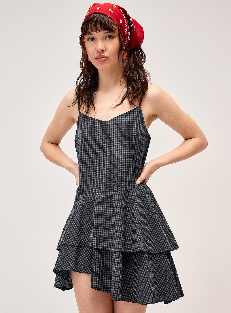 Twik: La robe &agrave; volants minicarreaux Noir pour femme