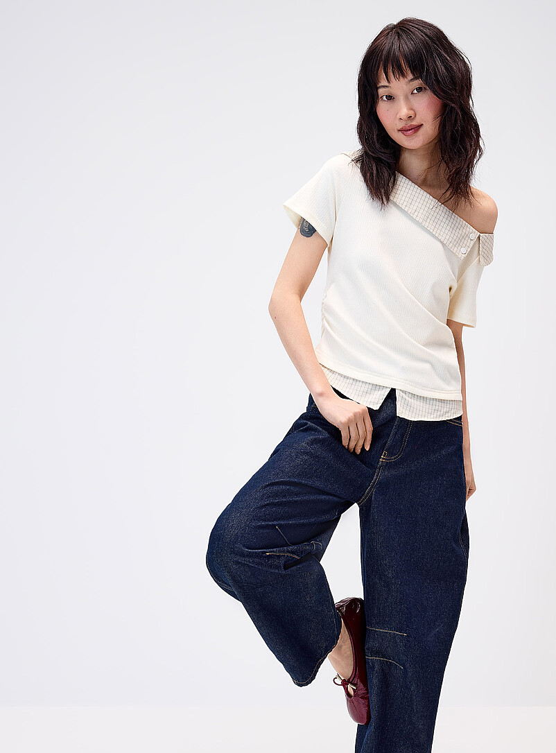 Twik: Le t-shirt effet superposition carreaux Blanc cass&eacute; pour femme
