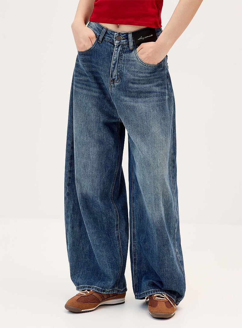 Twik Royal/Sapphire Blue Star-shaped back-pocket jean for women