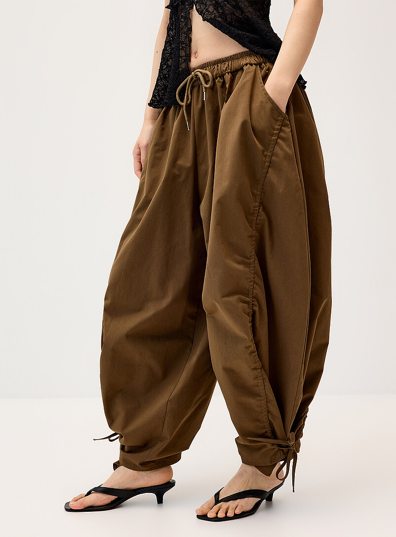 Twik Black Oversized twill barrel-leg pant for women