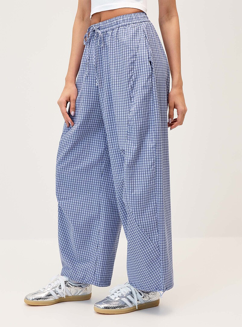 Twik: Le pantalon ballon popeline &agrave; carreaux Noir &agrave; motifs pour femme