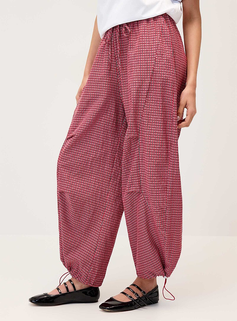 Twik Patterned Black Checkered poplin barrel-leg pant for women