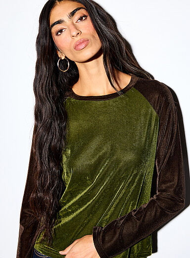Ic&ocirc;ne Patterned Green Two-tone velvet raglan sleeves T-shirt for women