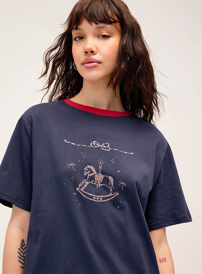 Twik: Le t-shirt ample cheval coquet Bleu marine - Bleu nuit pour femme