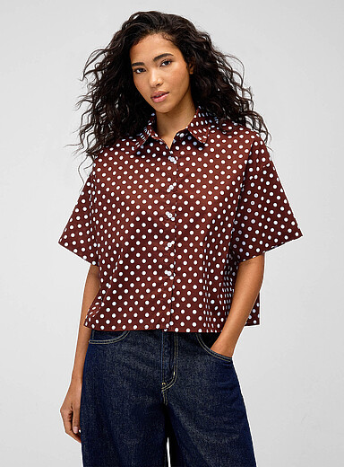 La chemise courte imprim&eacute; pop