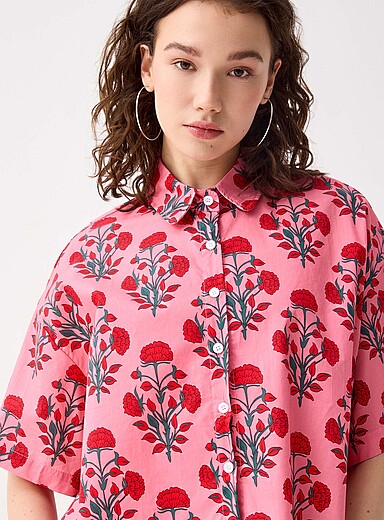 Pop print cropped shirt