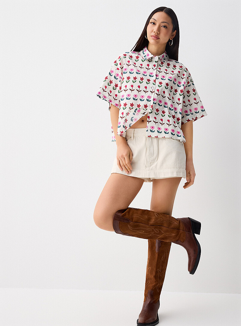 Twik: La chemise courte imprim&eacute; pop Cr&egrave;me &agrave; motifs pour femme
