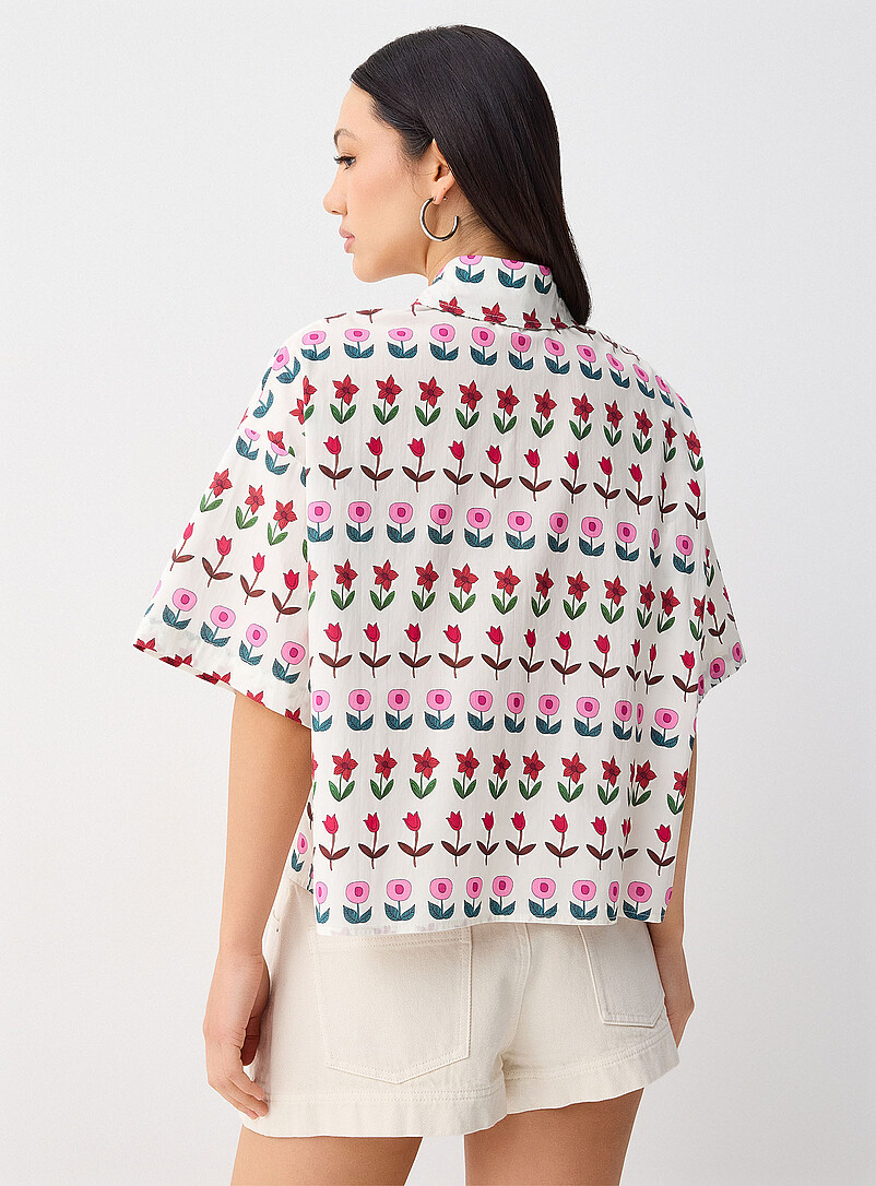 Twik Patterned black Pop print cropped shirt for women