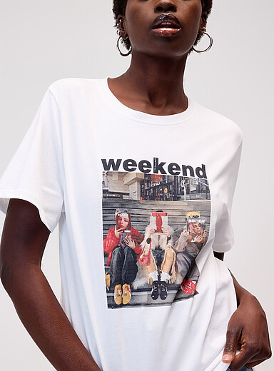 Le t-shirt imprim&eacute; graphique week-end