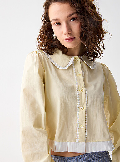 Twik: La blouse courte popeline bordures contrastes Jaune p&acirc;le pour femme
