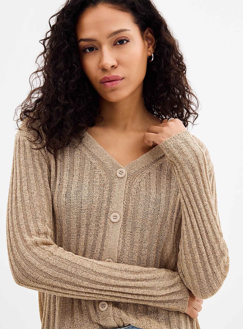 Contemporaine: Le chandail fin tricot texture naturelle Taupe pour femme
