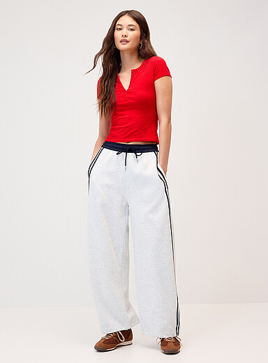 Twik: Le pantalon sweat bandes contrastes Gris p&acirc;le pour femme