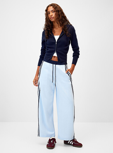 Le pantalon sweat bandes contrastes