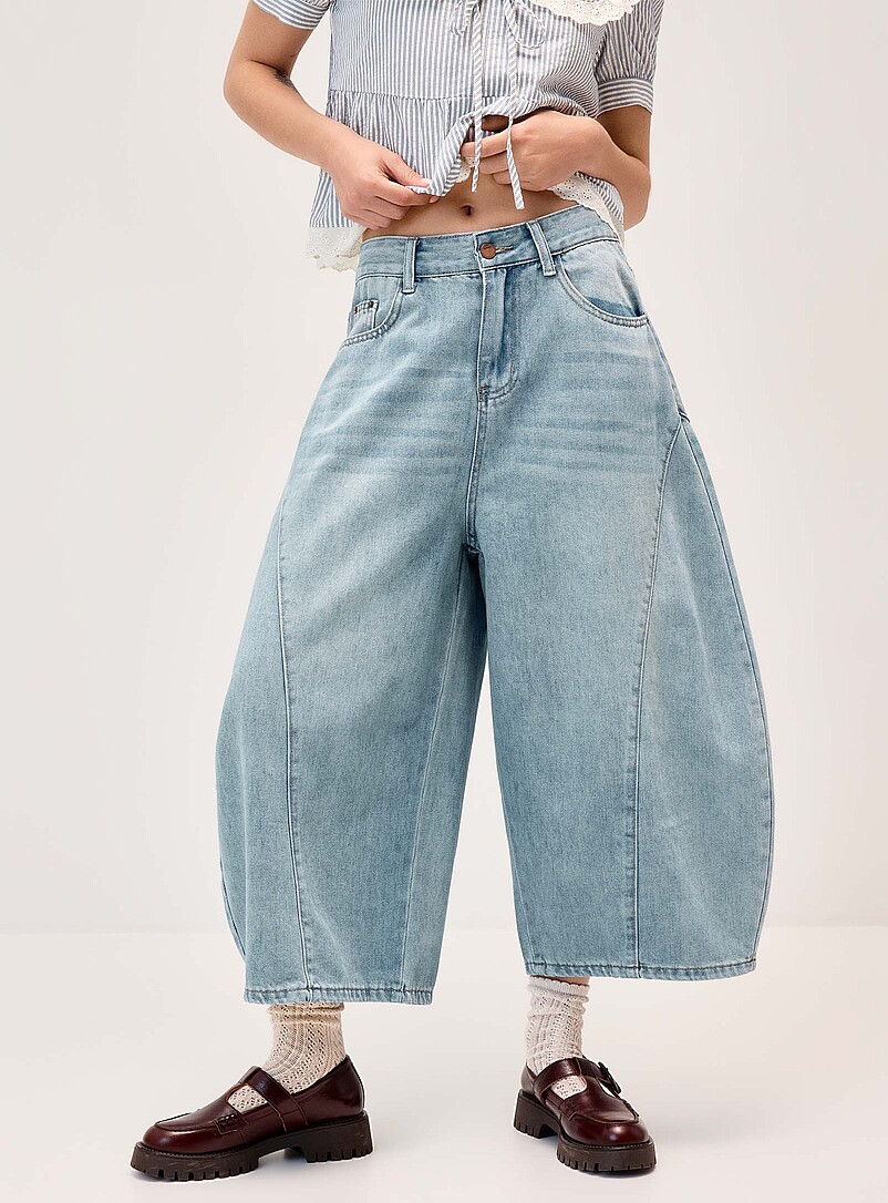 Twik: Le jean ballon denim souple Lav&eacute; clair pour femme
