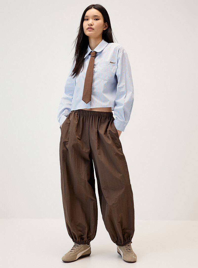 Twik Patterned Brown Tie-neck cropped poplin shirt for women