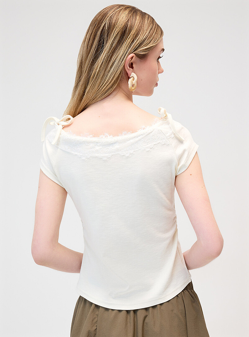 Loops and lace off-shoulder T-shirt product image 3