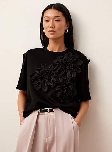 Embossed flowers casual T-shirt product image 2