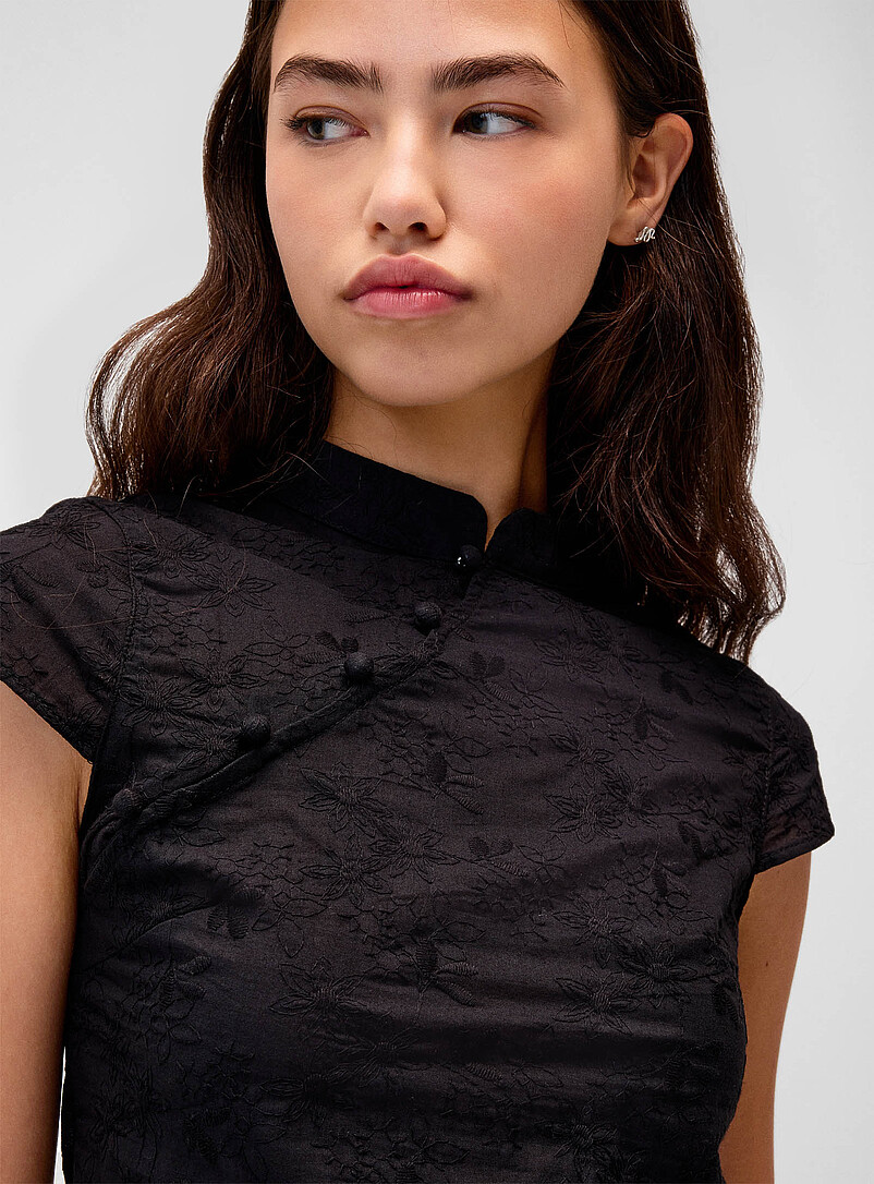 Floral embroidery buttoned collar T-shirt product image 2