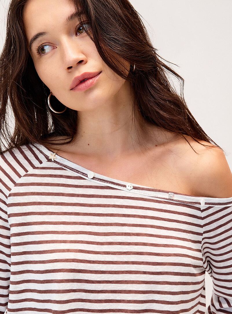 Embellished-neck T-shirt product image 2