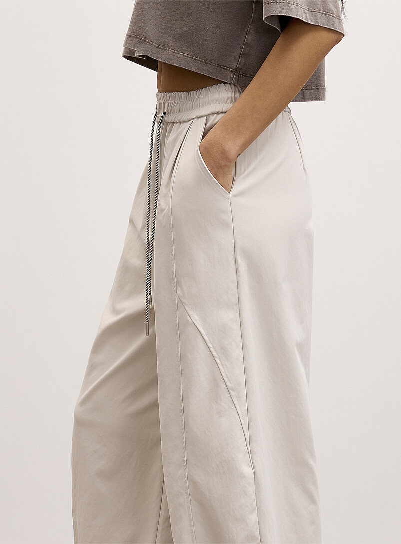 Stretch canvas topstitched details barrel-leg pant product image 2