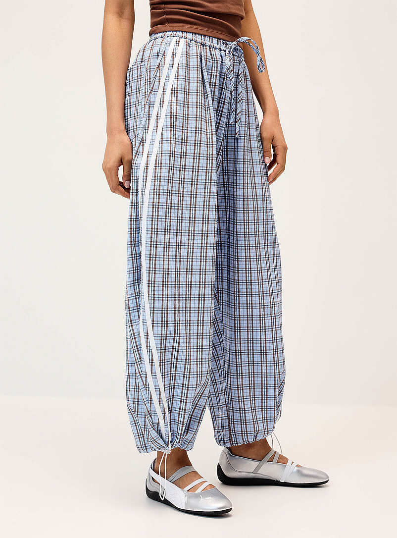 Checked seersucker barrel-leg pant product image 2