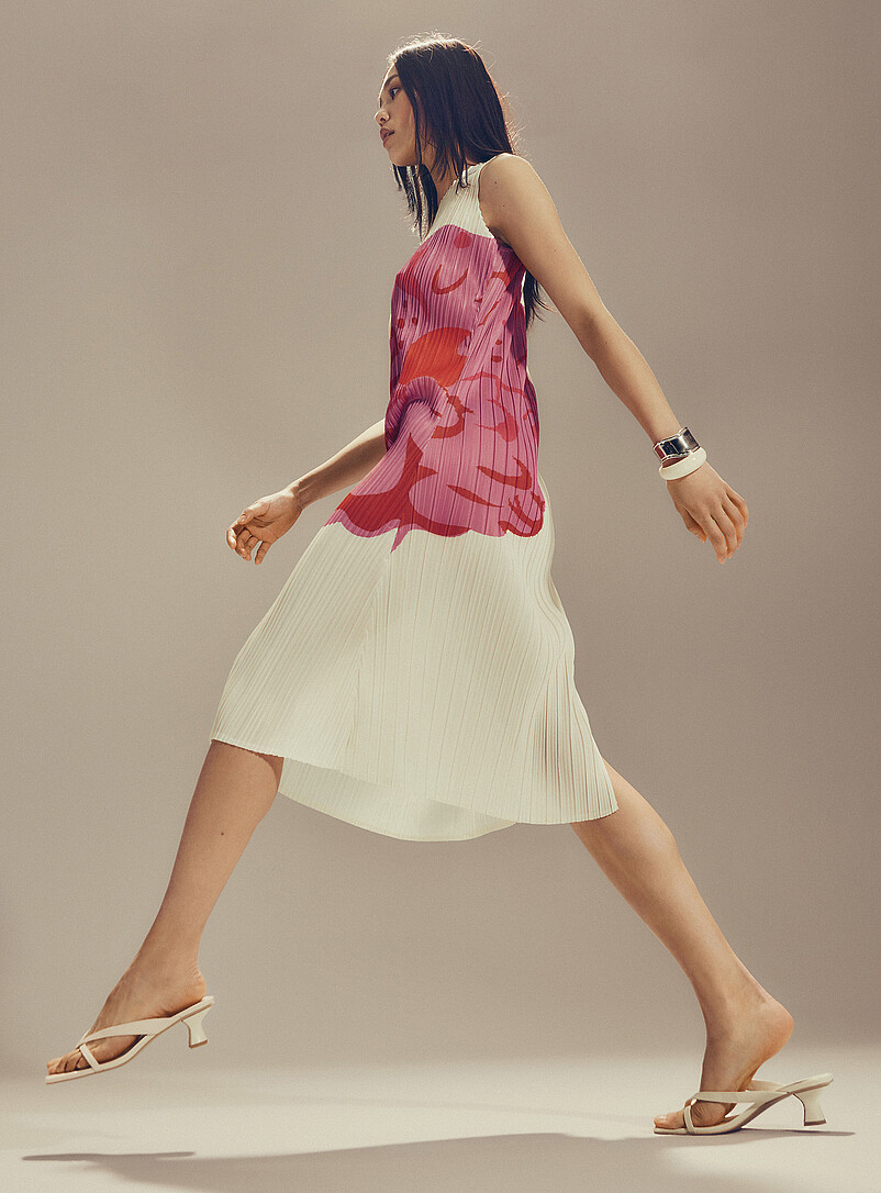 Printed Pleated-Texture Sleeveless Midi Dress