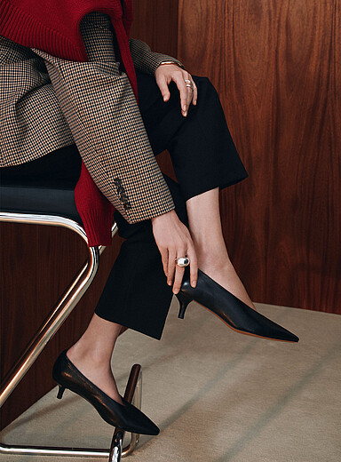 Narrow opening kitten heel pumps Women