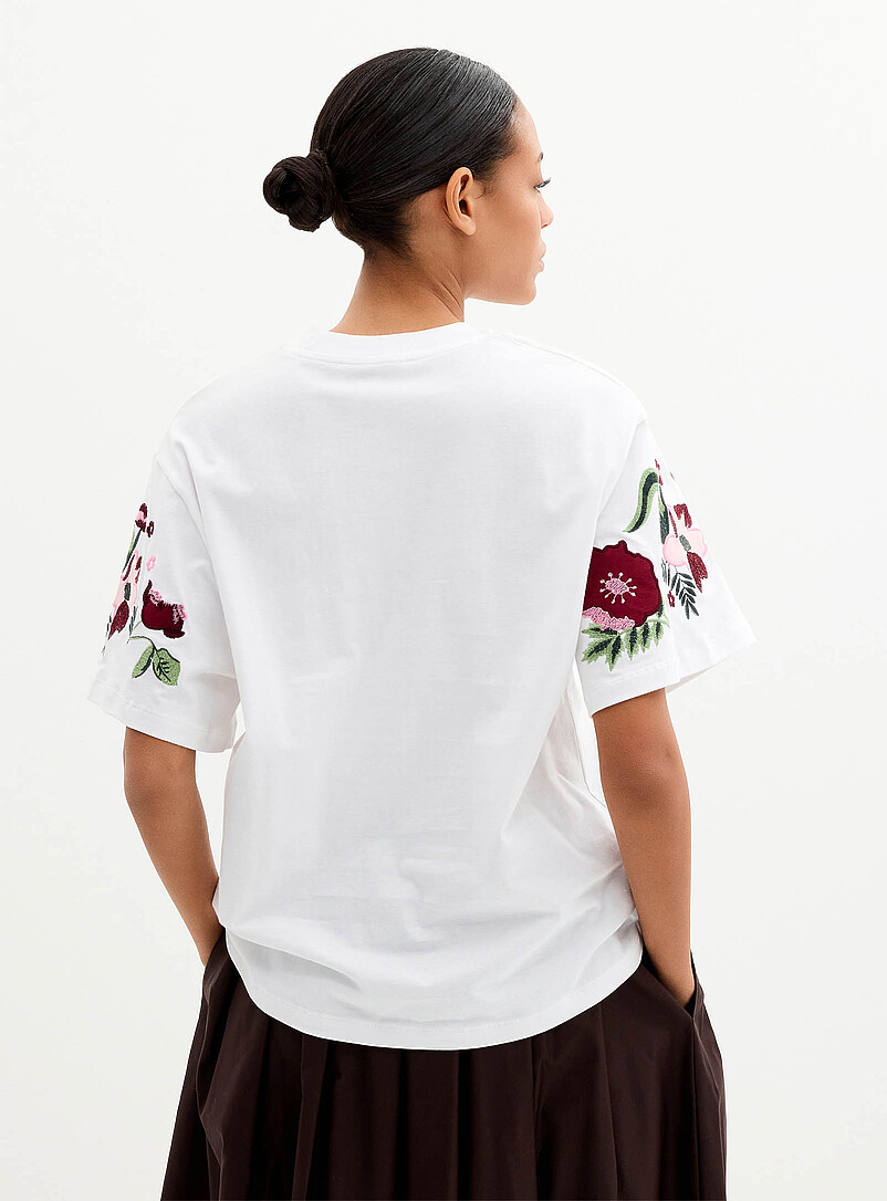 A-View: Le t-shirt ample manches brod&eacute;es Blanc &agrave; motifs pour femme