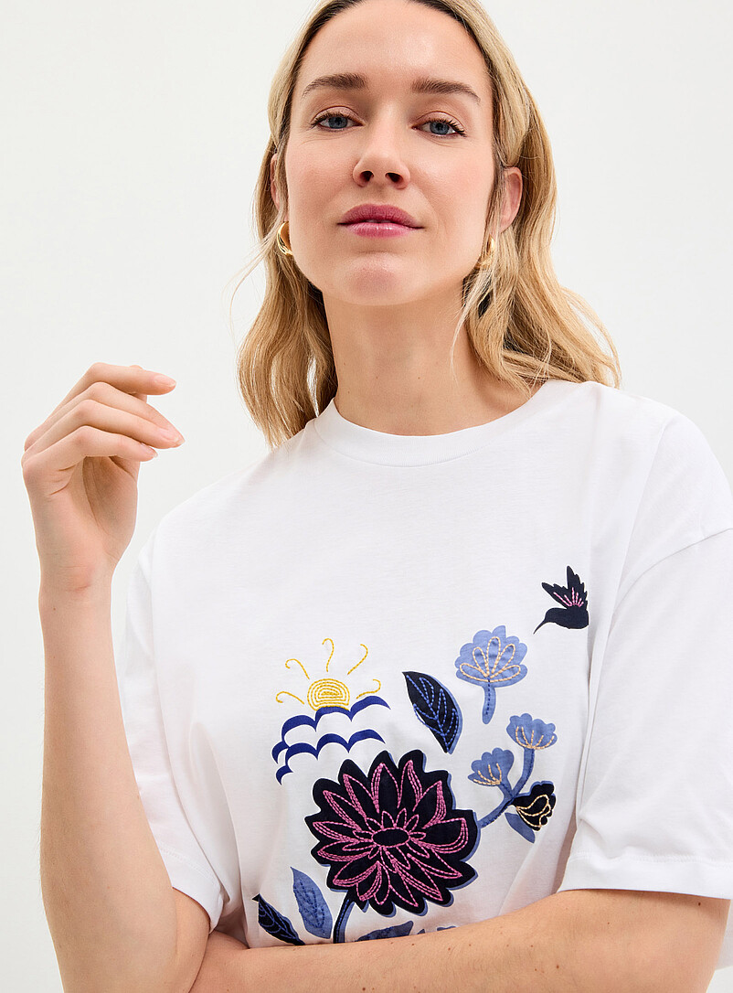 A-View: Le t-shirt surdimensionn&eacute; broderie et imprim&eacute; Blanc pour femme