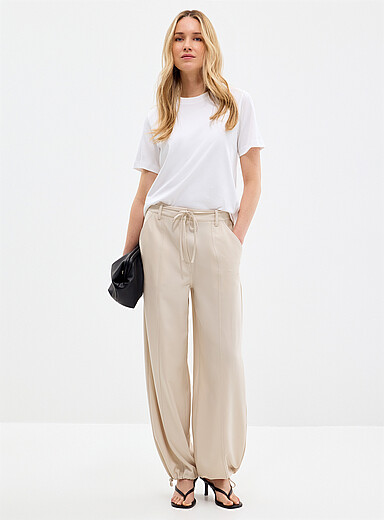 Second Female: Le pantalon fluide cheville cordon Amaze <b>Coupe : jambe ballon, taille haute</b> Sable pour femme